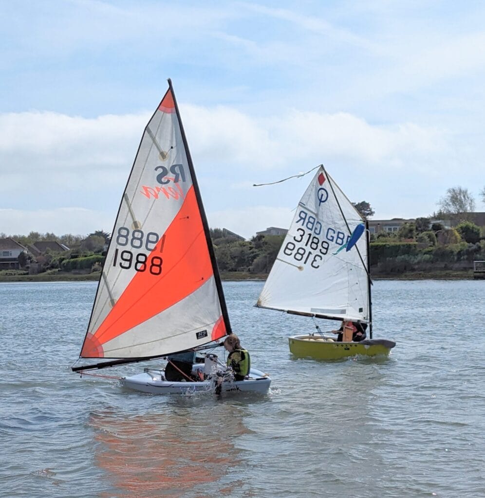 Jollensegeln - Wassersportspaß für Kinder